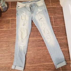 Light wash KanCan jeans. Great condition!